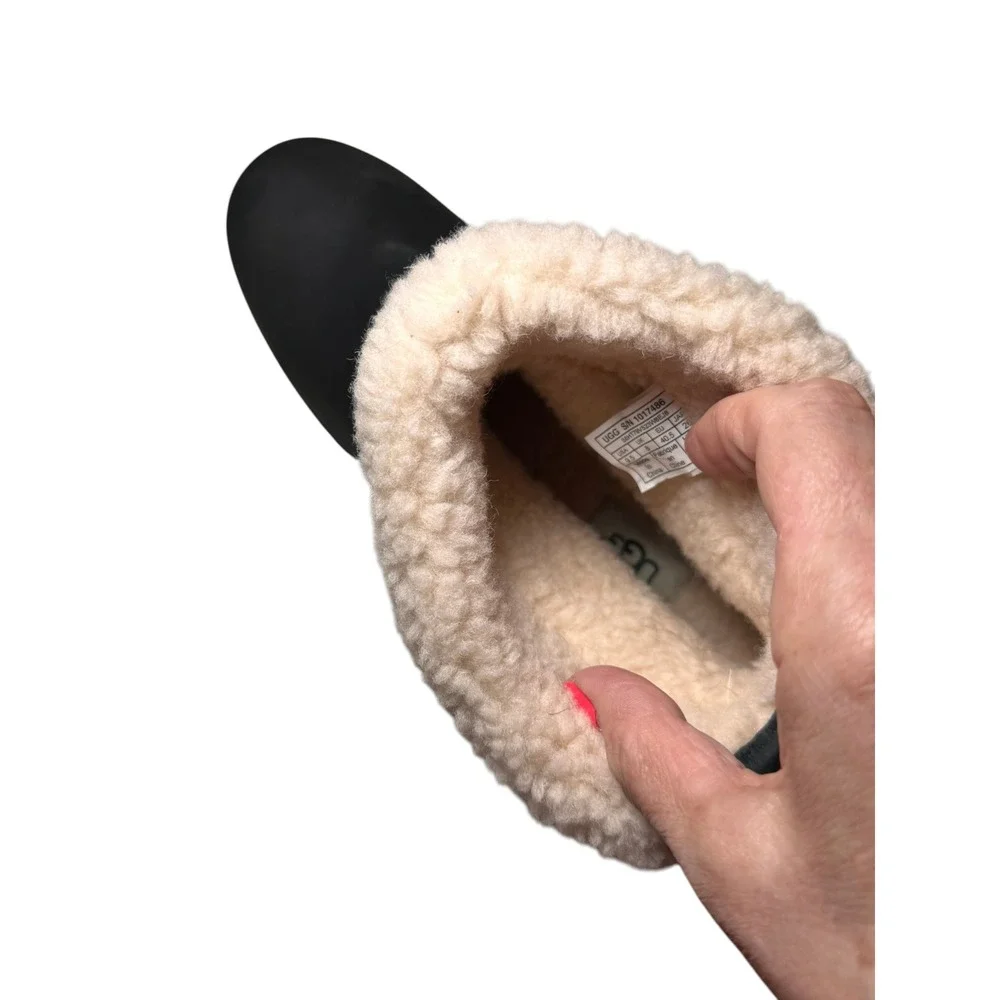 UGG Aldon Fold Down Cuff Boots Black Water Resistant‎ Wool Lined Women's 9.5 New